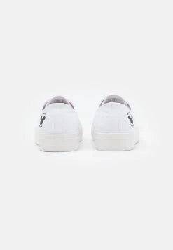 Prix Compétitif YOURTURN DISNEY UNISEX - Baskets basses sneaker Rond all 11 Prix Compétitif YOURTURN DISNEY UNISEX - Baskets basses sneaker Rond all -YOURTURN Soldes 0e5d1018b2b84e46a8ef09a0a3f446f2