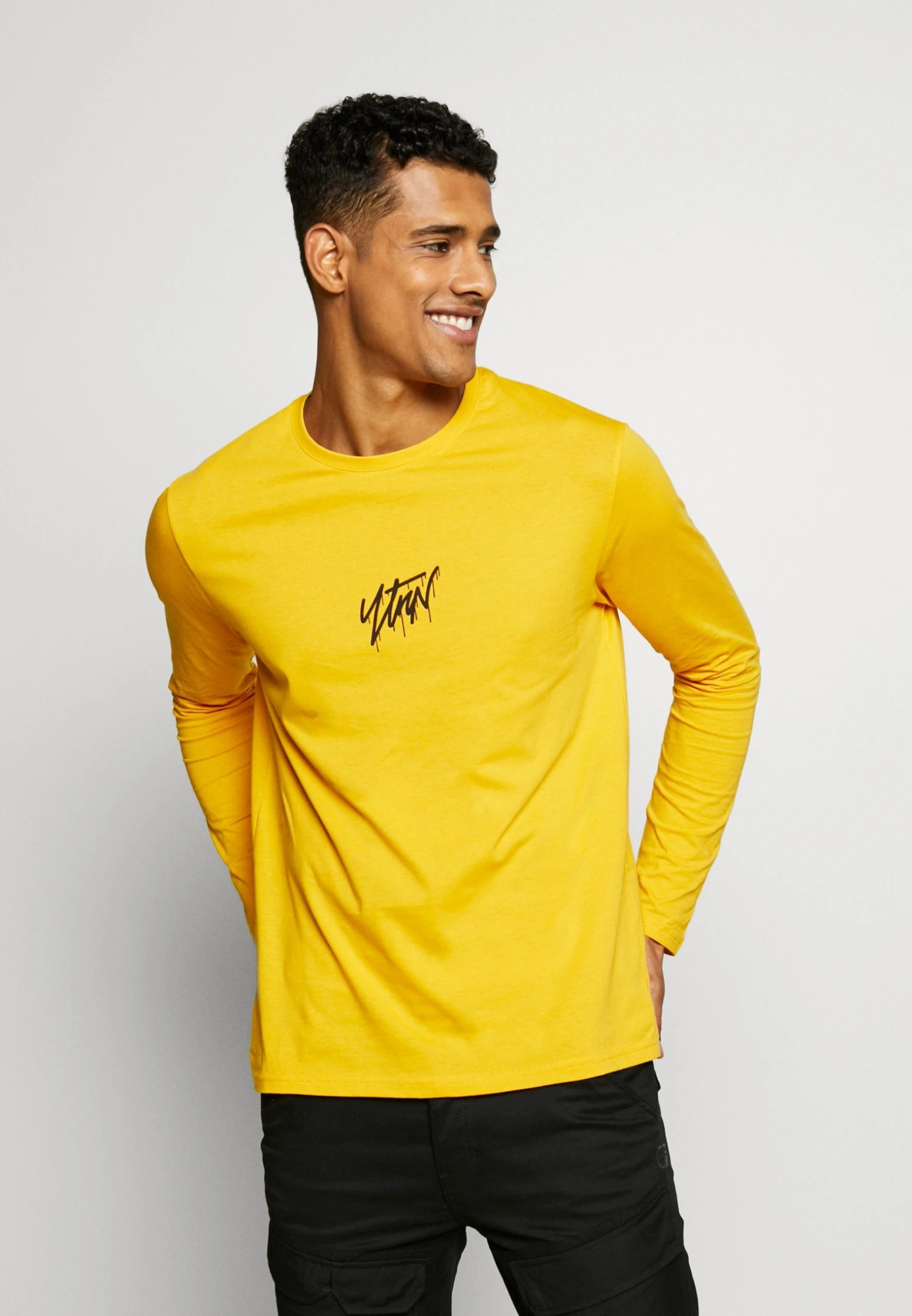 YOURTURN T-shirt à manches longues Prix Dégriffé t shirt Col rond all 3 YOURTURN T-shirt à manches longues Prix Dégriffé t shirt Col rond all