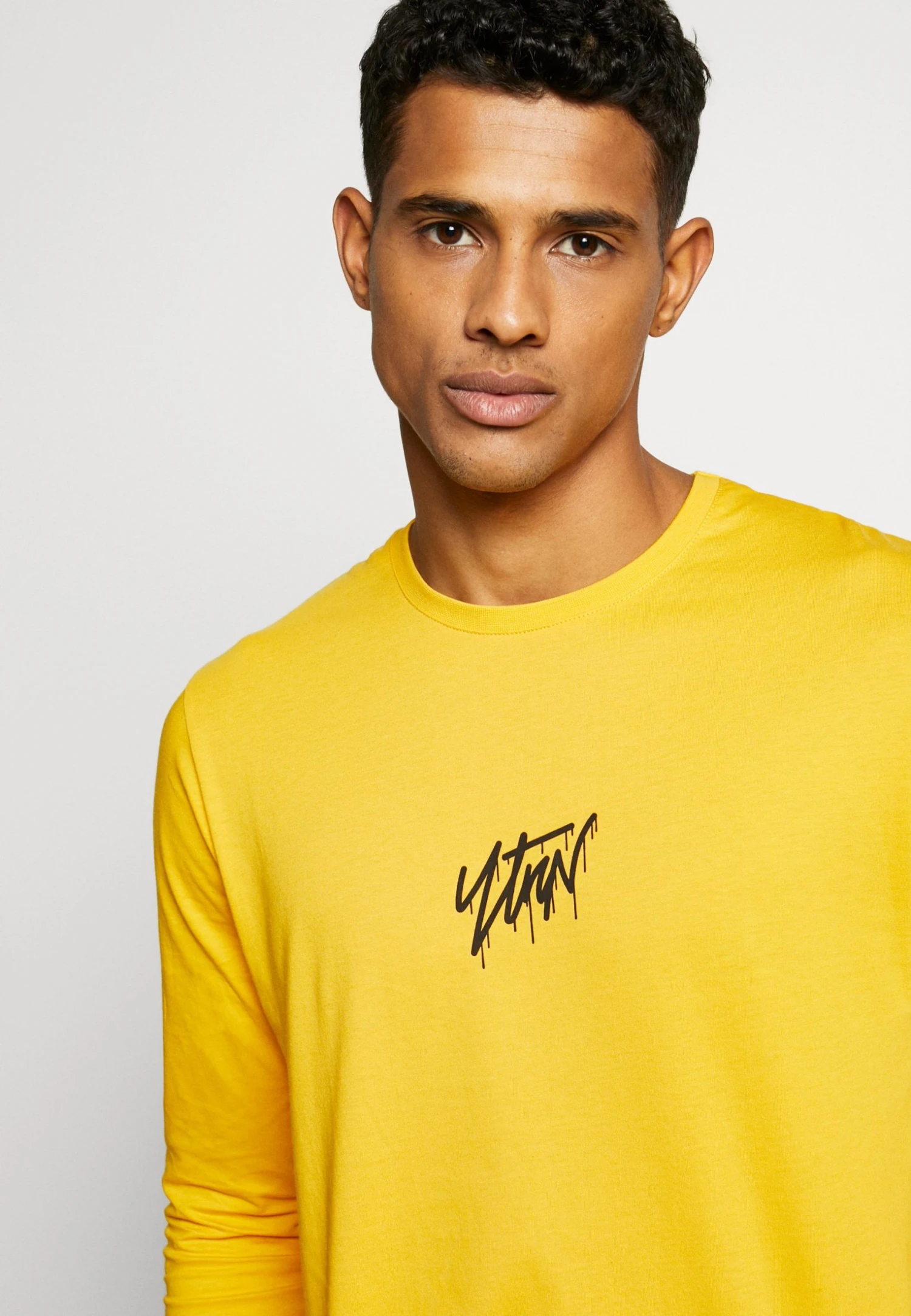 YOURTURN T-shirt à manches longues Prix Dégriffé t shirt Col rond all 8 YOURTURN T-shirt à manches longues Prix Dégriffé t shirt Col rond all – Image 6