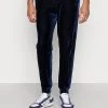 Prix Incroyables YOURTURN FESTIVE JOGGER UNISEX - Pantalon de survêtement trouser Haute all -YOURTURN Soldes 19ff0a56d33848e8a4fd9101bb34fdf9