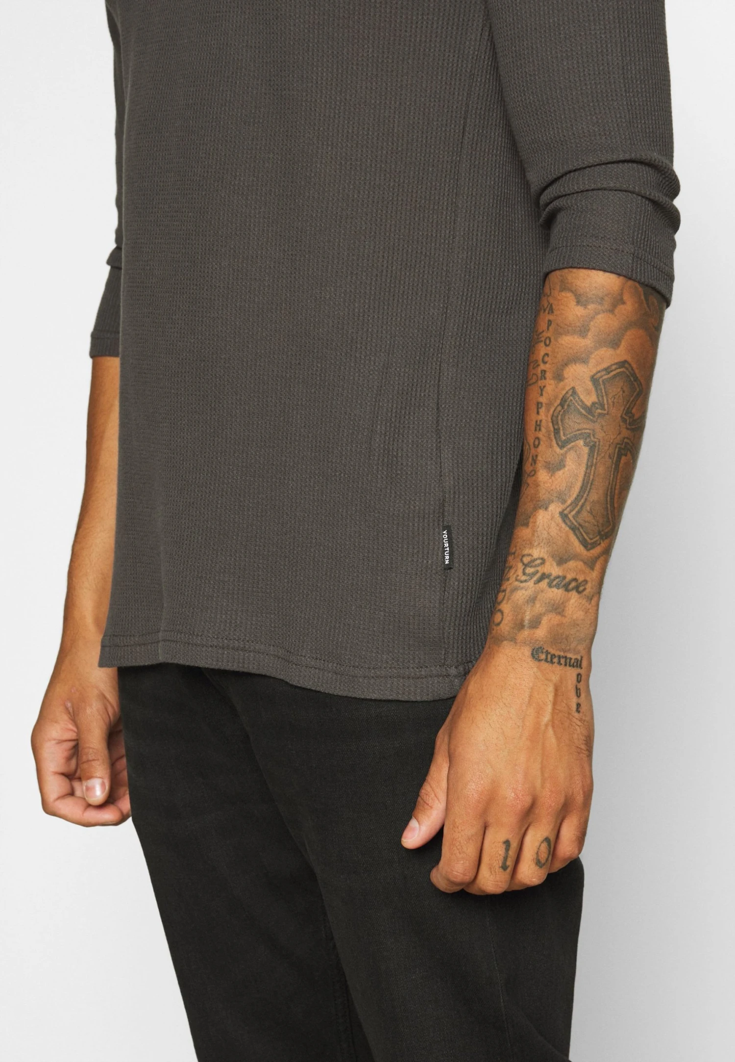 YOURTURN Prix d’Amis UNISEX - T-shirt à manches longues pullover Col rond all 6 YOURTURN Prix d’Amis UNISEX - T-shirt à manches longues pullover Col rond all – Image 4