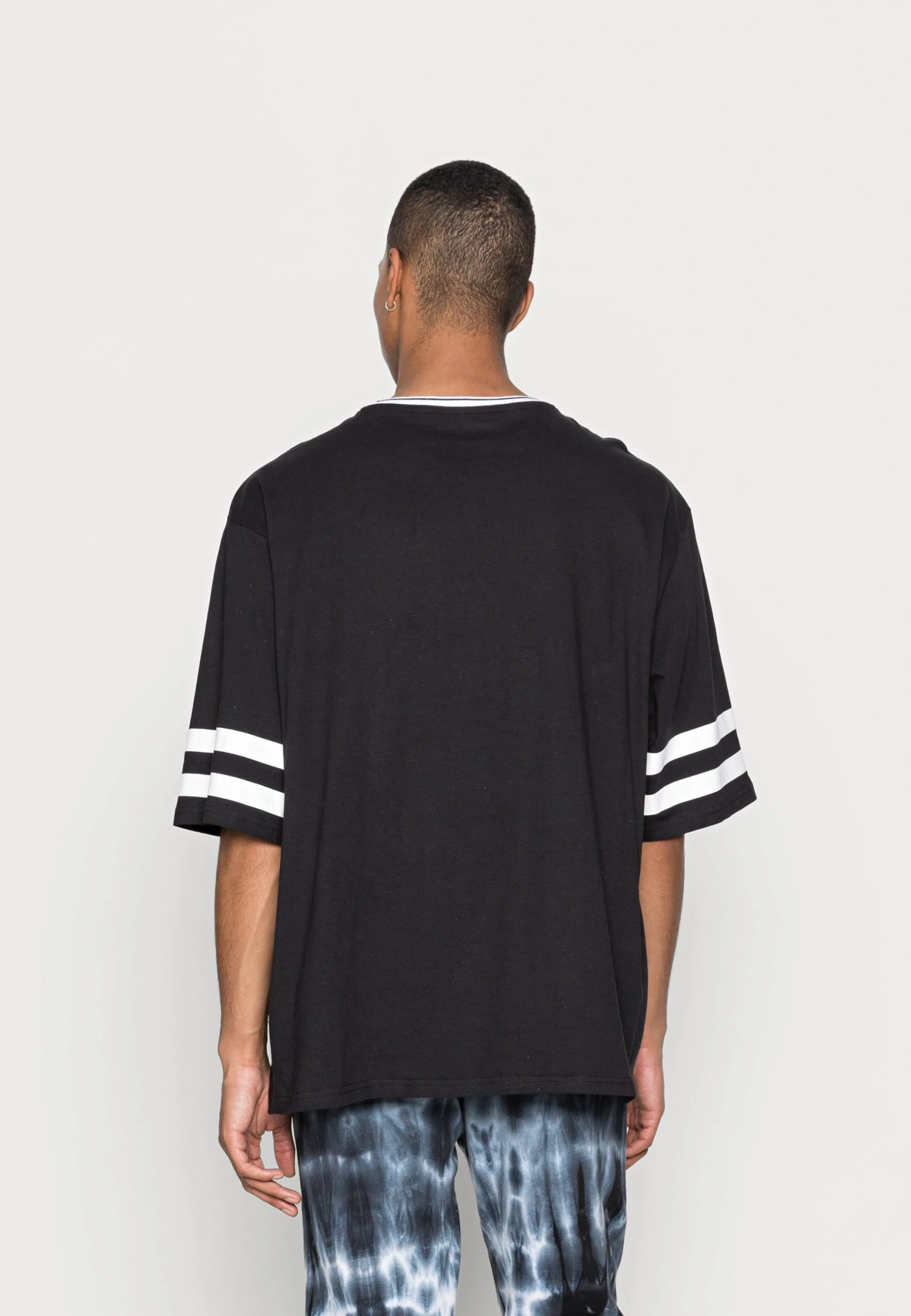 YOURTURN Soldes En Ligne BIG OLD SCHOOL - T-shirt imprimé t shirt Col rond all 5 YOURTURN Soldes En Ligne BIG OLD SCHOOL - T-shirt imprimé t shirt Col rond all – Image 3