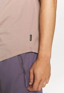 YOURTURN UNISEX - T-shirt basique Meilleur Prix Garanti t shirt Col rond all -YOURTURN Soldes 449ee71f573e46638b7f052f216e51a7