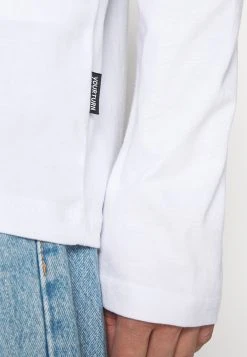 YOURTURN T-shirt à manches longues Prix Exclusifs t shirt Col rond all -YOURTURN Soldes 47be60fe1b4a402e91e35dda857d9810