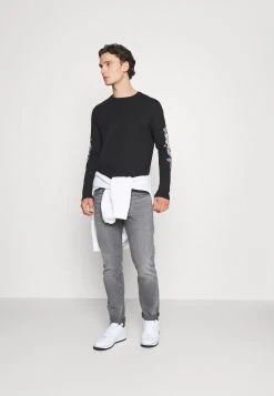 YOURTURN UNISEX - T-shirt à manches longues Meilleure qualité t shirt Col rond all -YOURTURN Soldes 58e4e58c4a244befafcd3ec9b8ed43e7