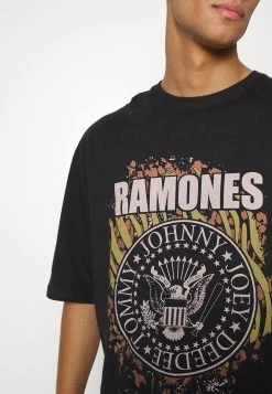 YOURTURN RAMONES TEE UNISEX - T-shirt imprimé Soldes t shirt Col rond all 13 YOURTURN RAMONES TEE UNISEX - T-shirt imprimé Soldes t shirt Col rond all -YOURTURN Soldes 7b71a6a1bc3140bcb1a56a1d562e973b