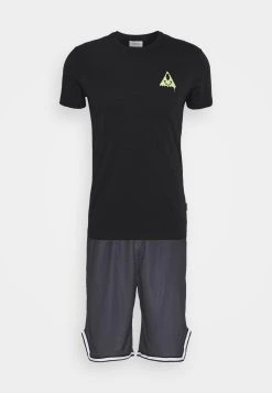 Prix Abordable YOURTURN UNISEX SET - T-shirt imprimé combination clothing Normale all -YOURTURN Soldes 82b2b82fef0a4d71a6fbef2c78cbc743