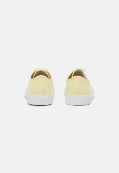 YOURTURN UNISEX - Baskets basses - yellow Prix Préférentiel sneaker Rond all -YOURTURN Soldes 98c1c545b8d84945b37f75a54bd54611