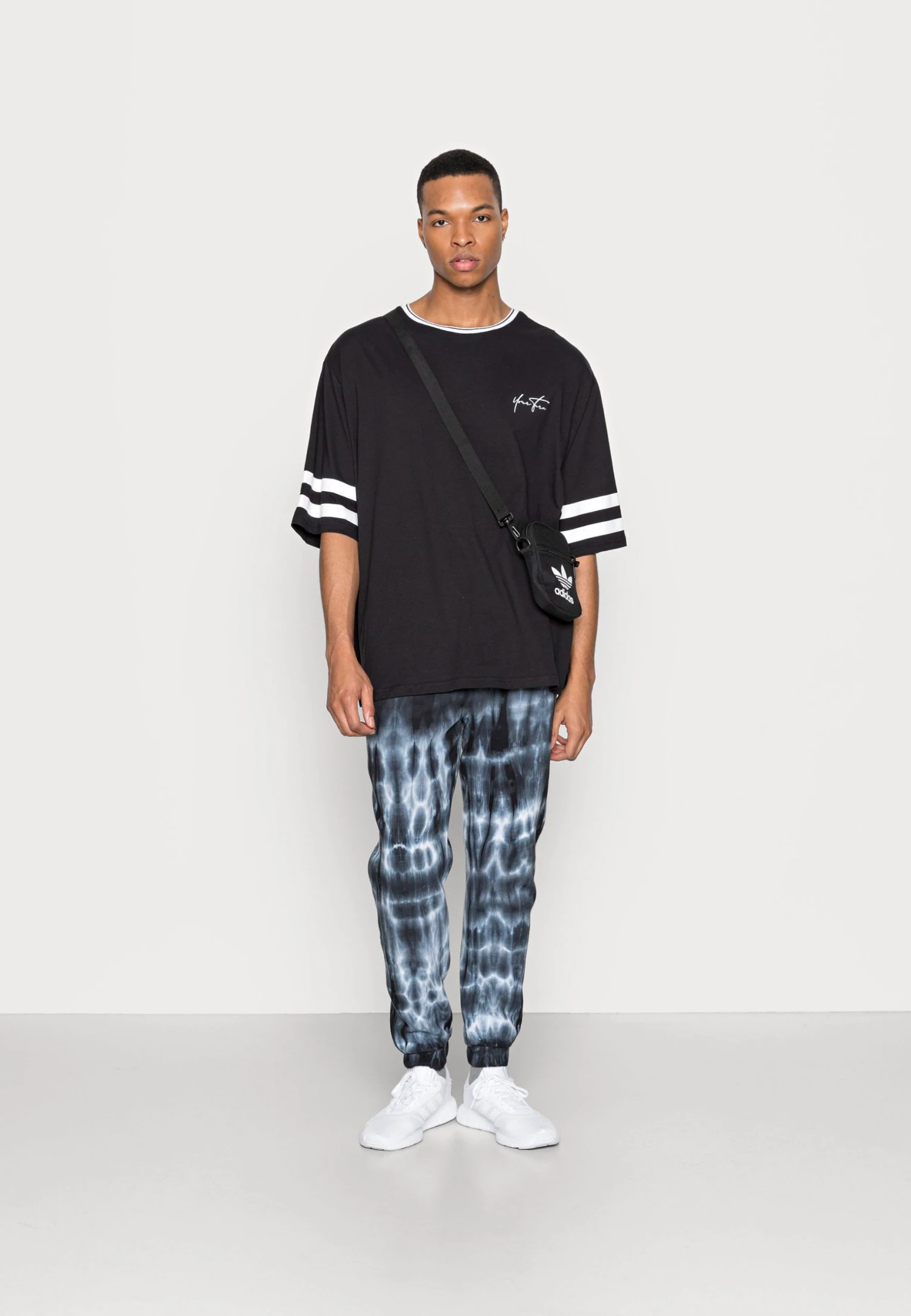 YOURTURN Soldes En Ligne BIG OLD SCHOOL - T-shirt imprimé t shirt Col rond all 4 YOURTURN Soldes En Ligne BIG OLD SCHOOL - T-shirt imprimé t shirt Col rond all – Image 2