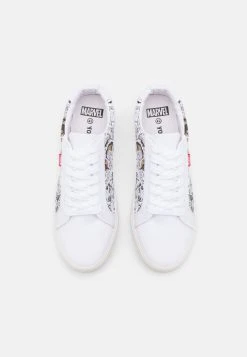 Prix Gelé YOURTURN MARVEL UNISEX - Baskets basses sneaker Rond all -YOURTURN Soldes cb4eeb7b60384ca3ae0e8a74497ba754 1