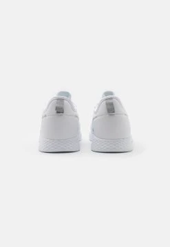 YOURTURN UNISEX - Baskets basses Prix Gelé sneaker Rond all 11 YOURTURN UNISEX - Baskets basses Prix Gelé sneaker Rond all -YOURTURN Soldes d454f4fbc98b4c22a50e61a49ce2eb94