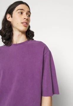 YOURTURN UNISEX - T-shirt basique Remise En Ligne t shirt Col rond all -YOURTURN Soldes e7903bef3a36427e81f07f1b6cf4c67c