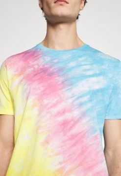 YOURTURN Prix Distinctifs UNISEX SET - T-shirt imprimé combination clothing Normale all -YOURTURN Soldes f1faf776cf7649fa806412e36b4e3676